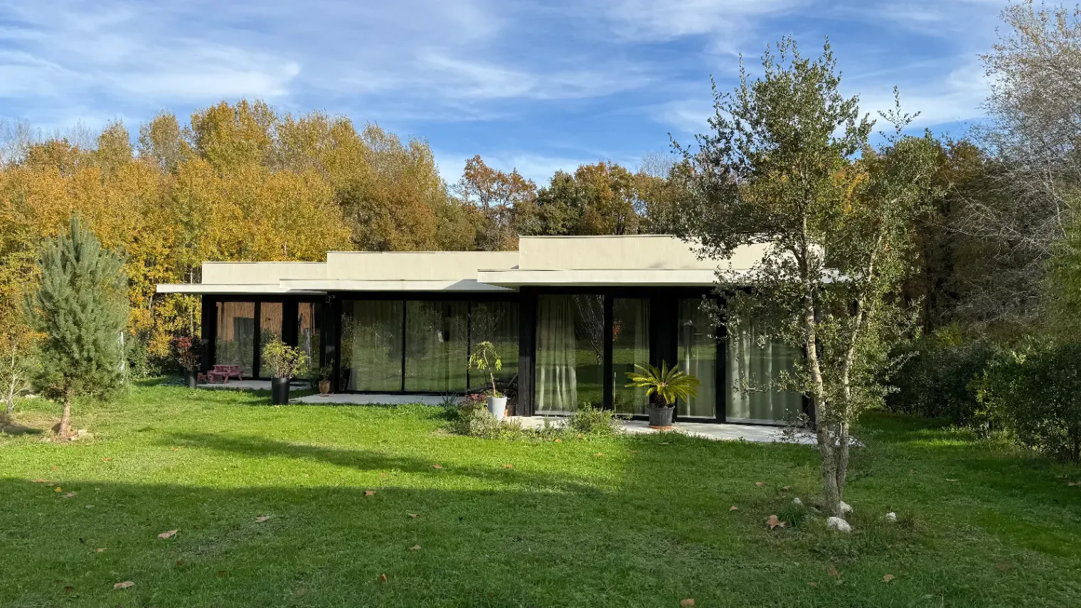 Architect-designed house with spectacular forest views