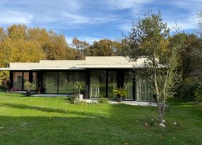 Maison d'architecte avec panorama spectaculaire sur la forêt