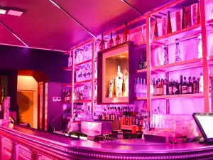Club exclusif à Cannes – Pour événements jusqu’à 365 invités