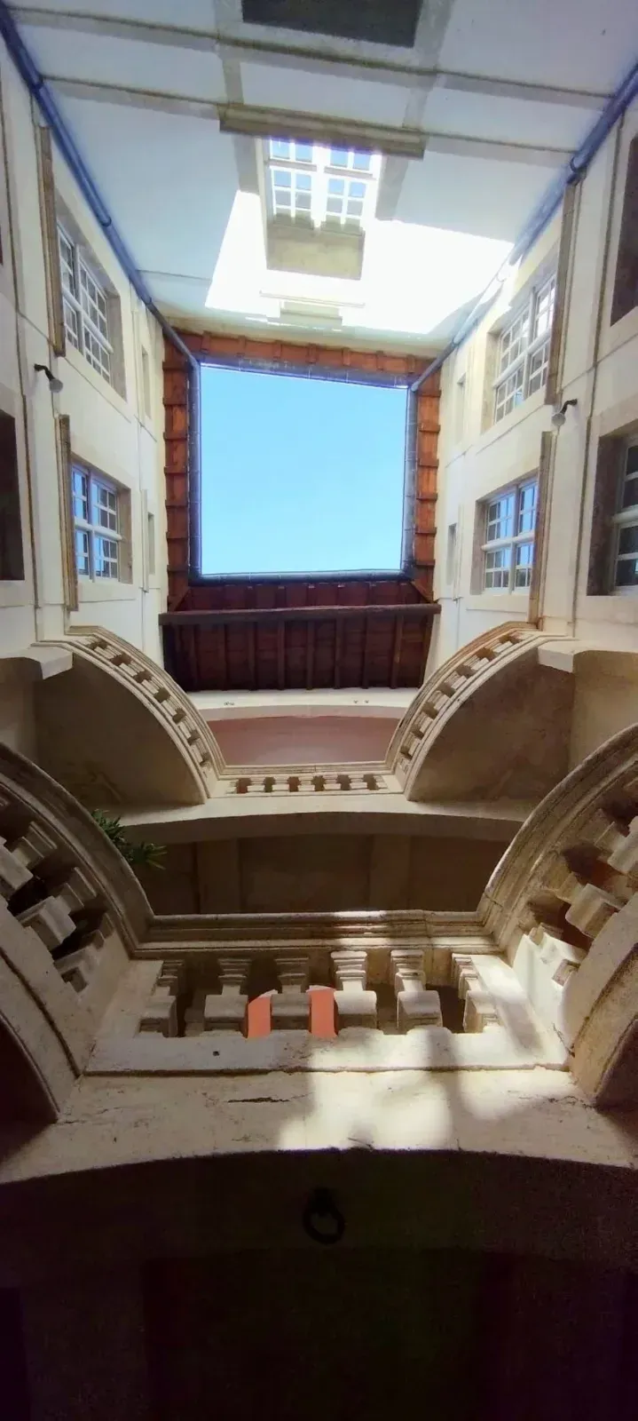 An Occitan Jewel and its Suite