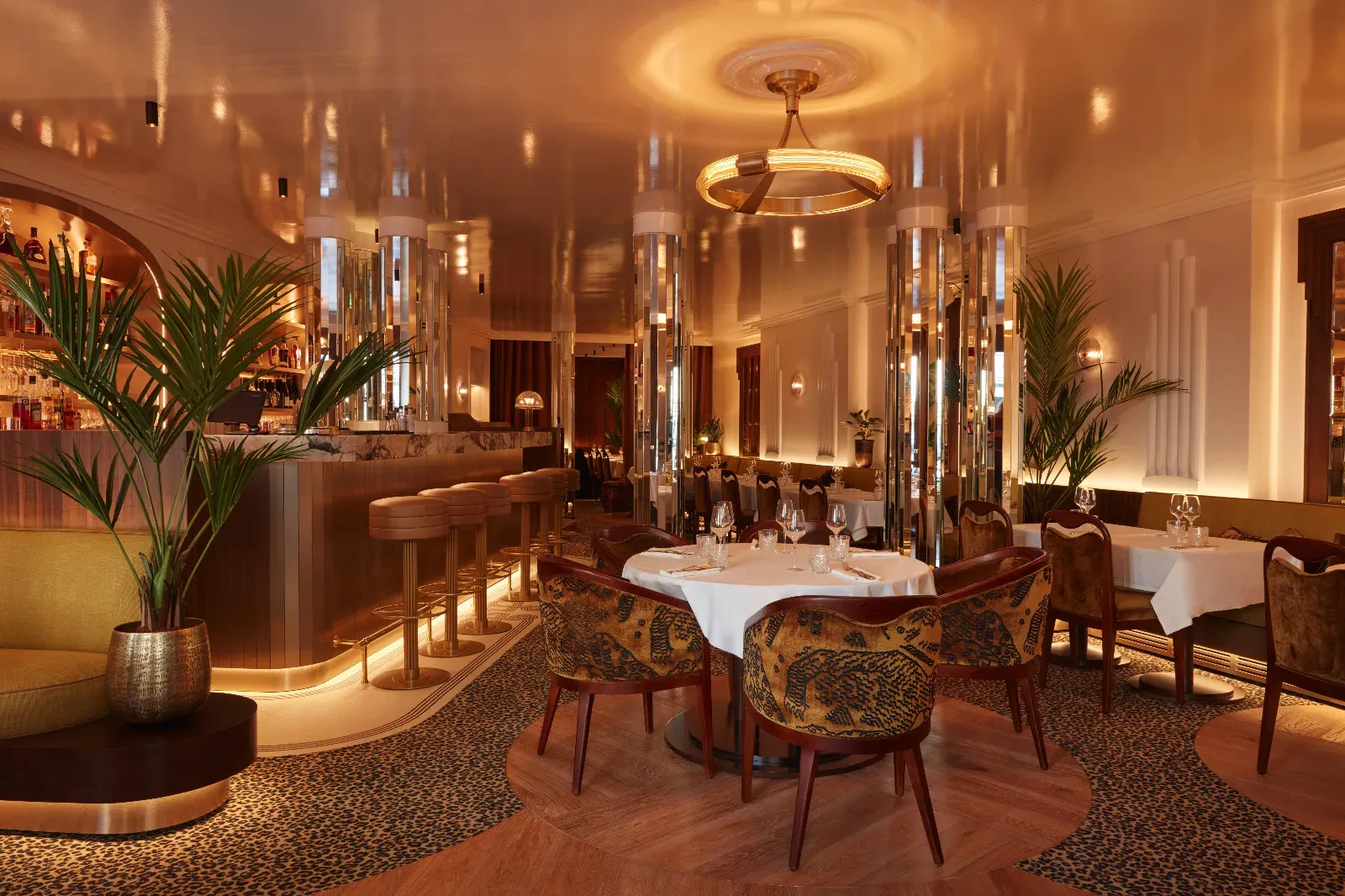 French restaurant with an Art Deco atmosphere