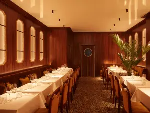 French restaurant with an Art Deco atmosphere