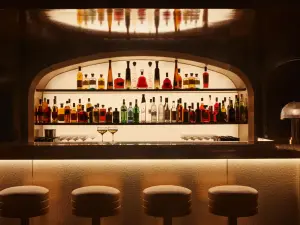 French restaurant with an Art Deco atmosphere