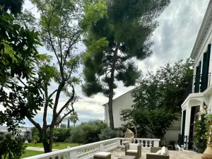 Elegant Palm Beach Villa in Cannes with Garden & Terrace