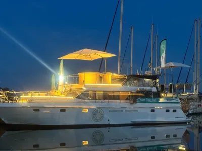 Yacht charter outdoor shooting area