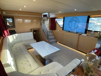 Yacht charter outdoor shooting area