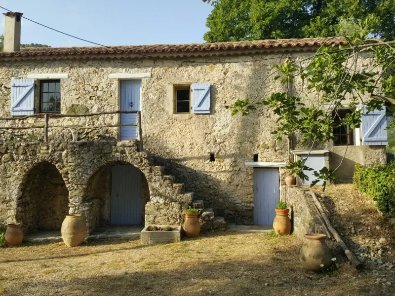 Bergerie dans la campagne
