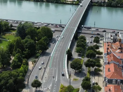 Large Haussmanian flat overlooking Parc Jouvet
