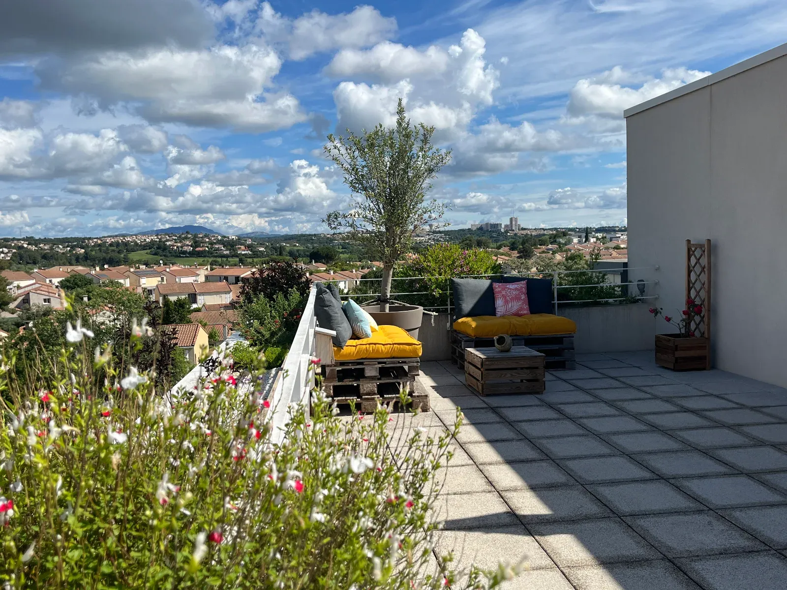 Roof terrace near Montpellier and the Beaches