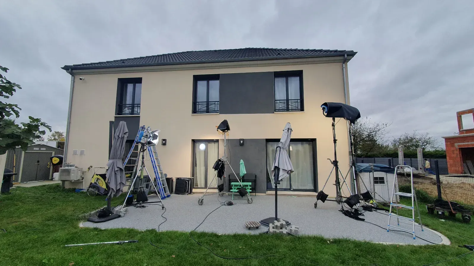 Modern family home 25 minutes from Paris