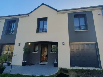 Modern family home 25 minutes from Paris