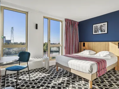 A bright and welcoming meeting room!