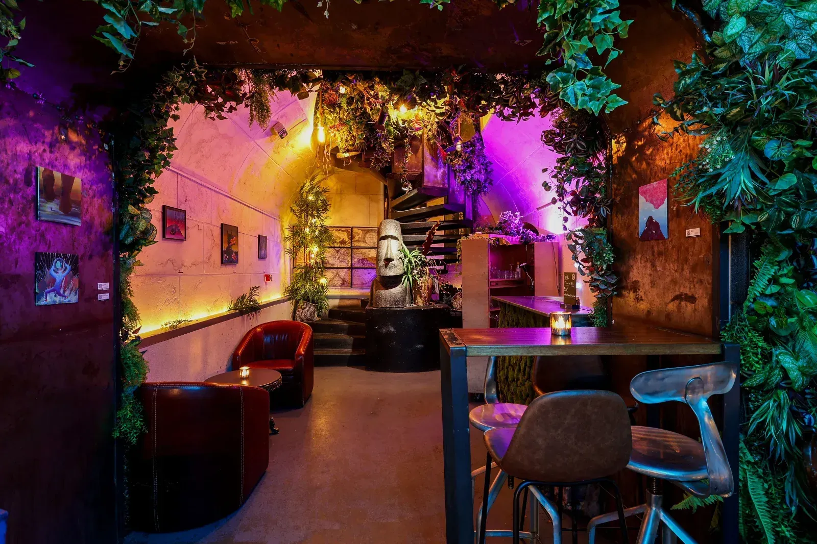 Mixology bar in the heart of Paris