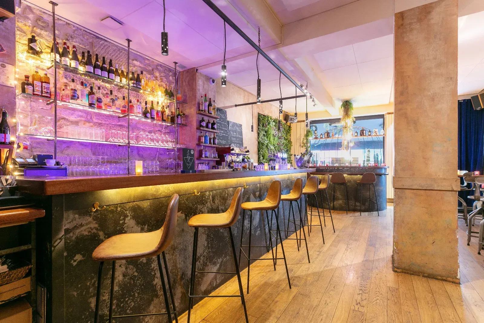 Mixology bar in the heart of Paris