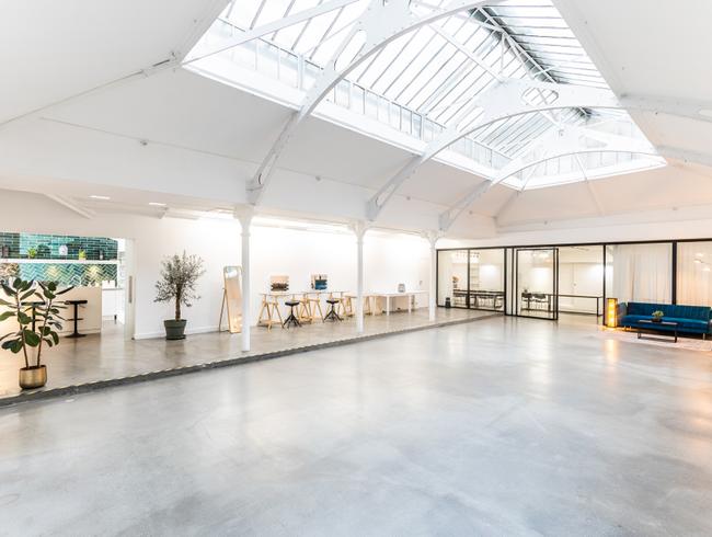 Un Espace Événementiel Unique avec Verrière au Cœur du Marais