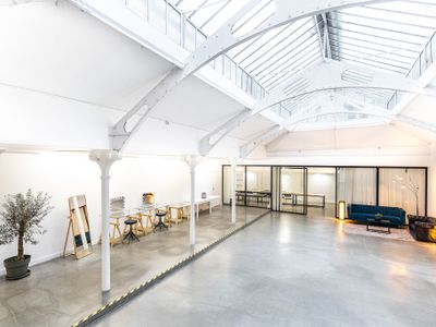 Un Espace Événementiel Unique avec Verrière au Cœur du Marais