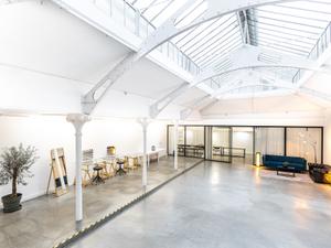 Un Espace Événementiel Unique avec Verrière au Cœur du Marais