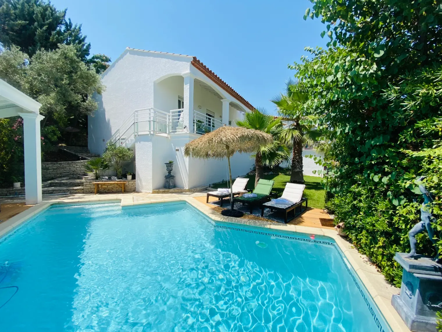 Luxury Villa with Pool & Golf View near Montpellier