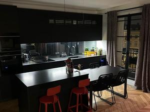 Appartement Parisien Moderne avec Vue sur l'Arc de Triomphe et la Tour Eiffel