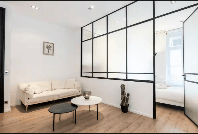 Luxury Renovated Loft in Cannes with Balconies & Sonos System