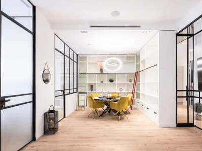 Luxury Renovated Loft in Cannes with Balconies & Sonos System