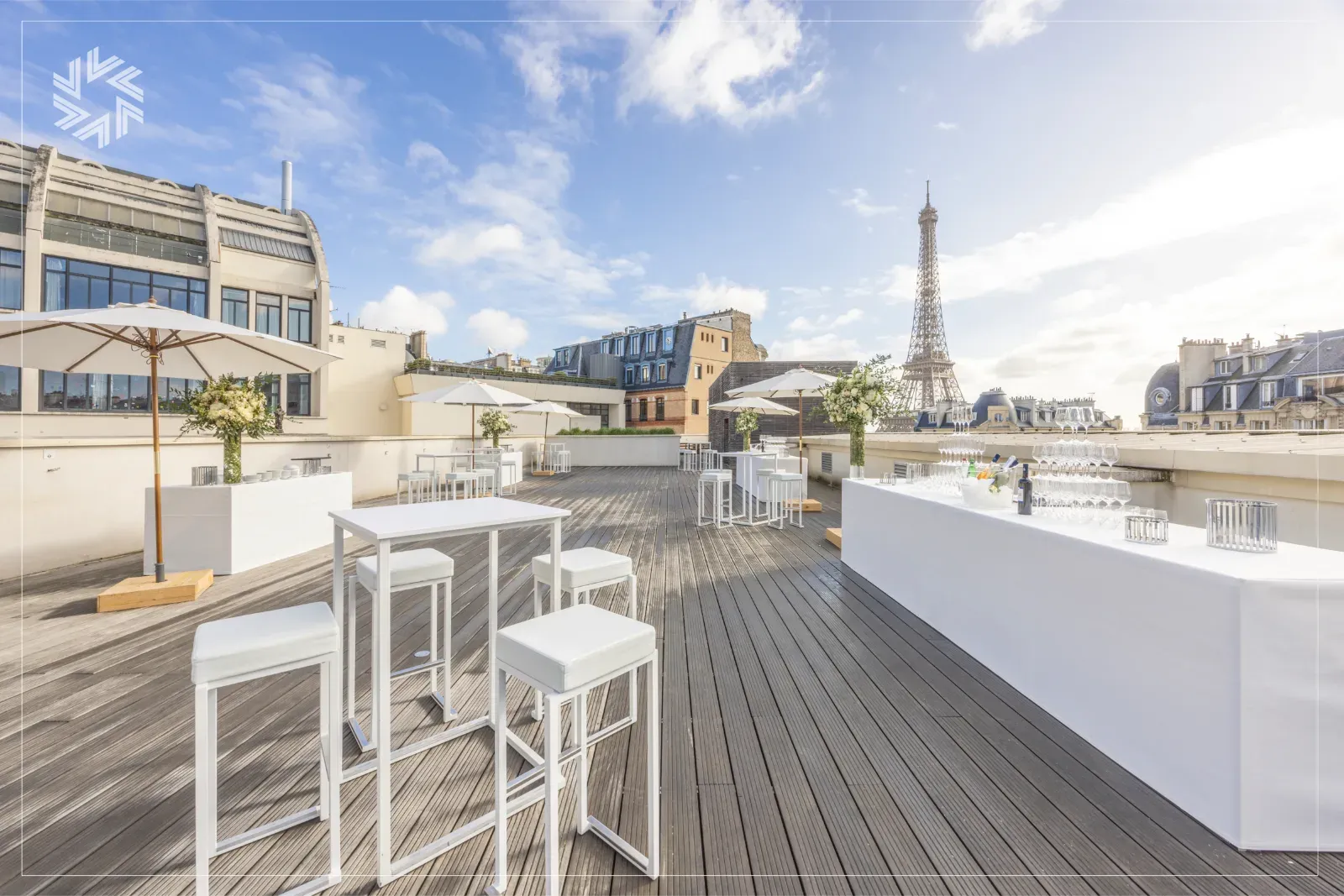 Modern rooftop with exceptional views of the Eiffel Tower