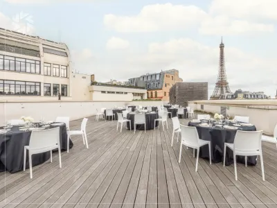 Modern rooftop with exceptional views of the Eiffel Tower