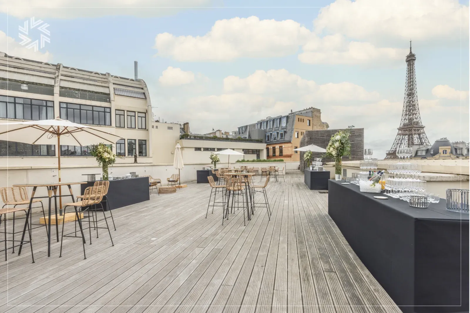 Modern rooftop with exceptional views of the Eiffel Tower