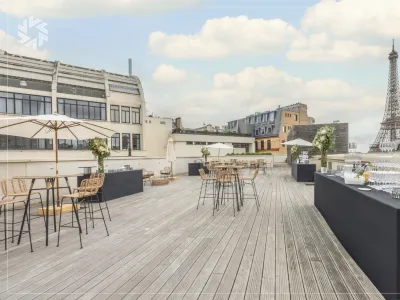Modern rooftop with exceptional views of the Eiffel Tower
