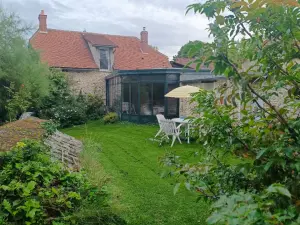 Maison en pierre meulière exceptionnele, début 1900, située à 50 km de Paris