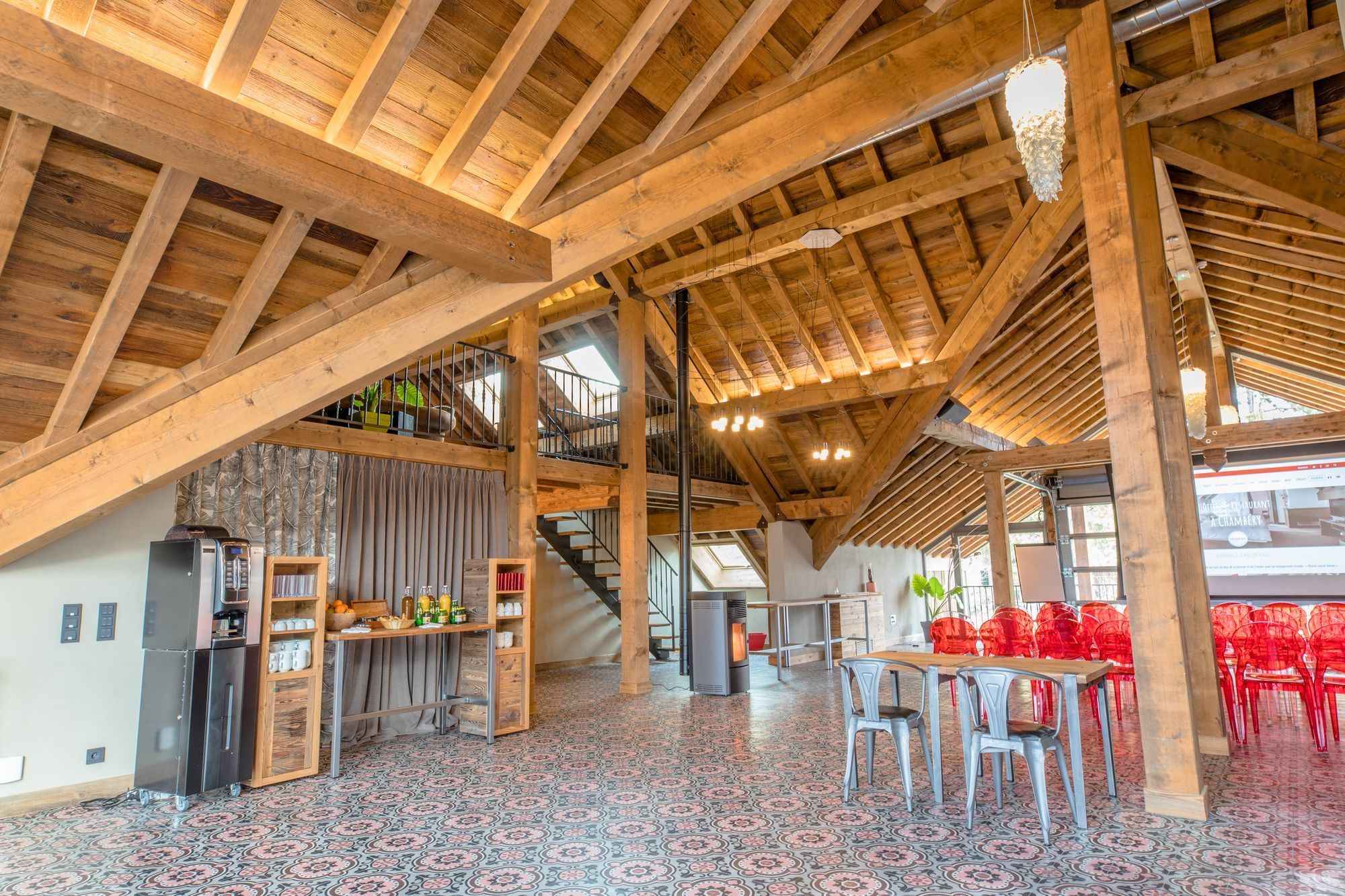 Le Grenier: A warm and flexible seminar room