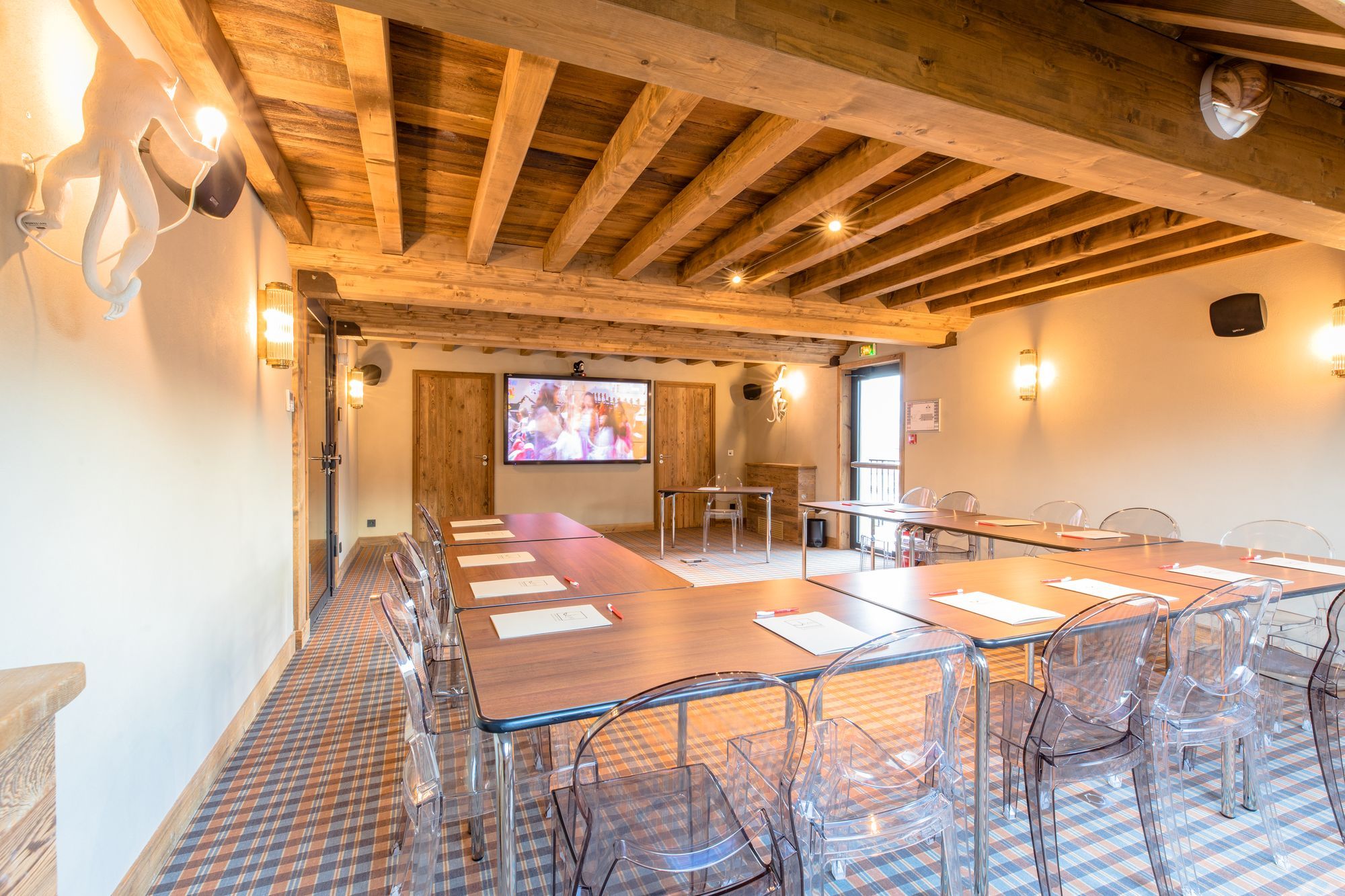 Le Grenier: A warm and flexible seminar room