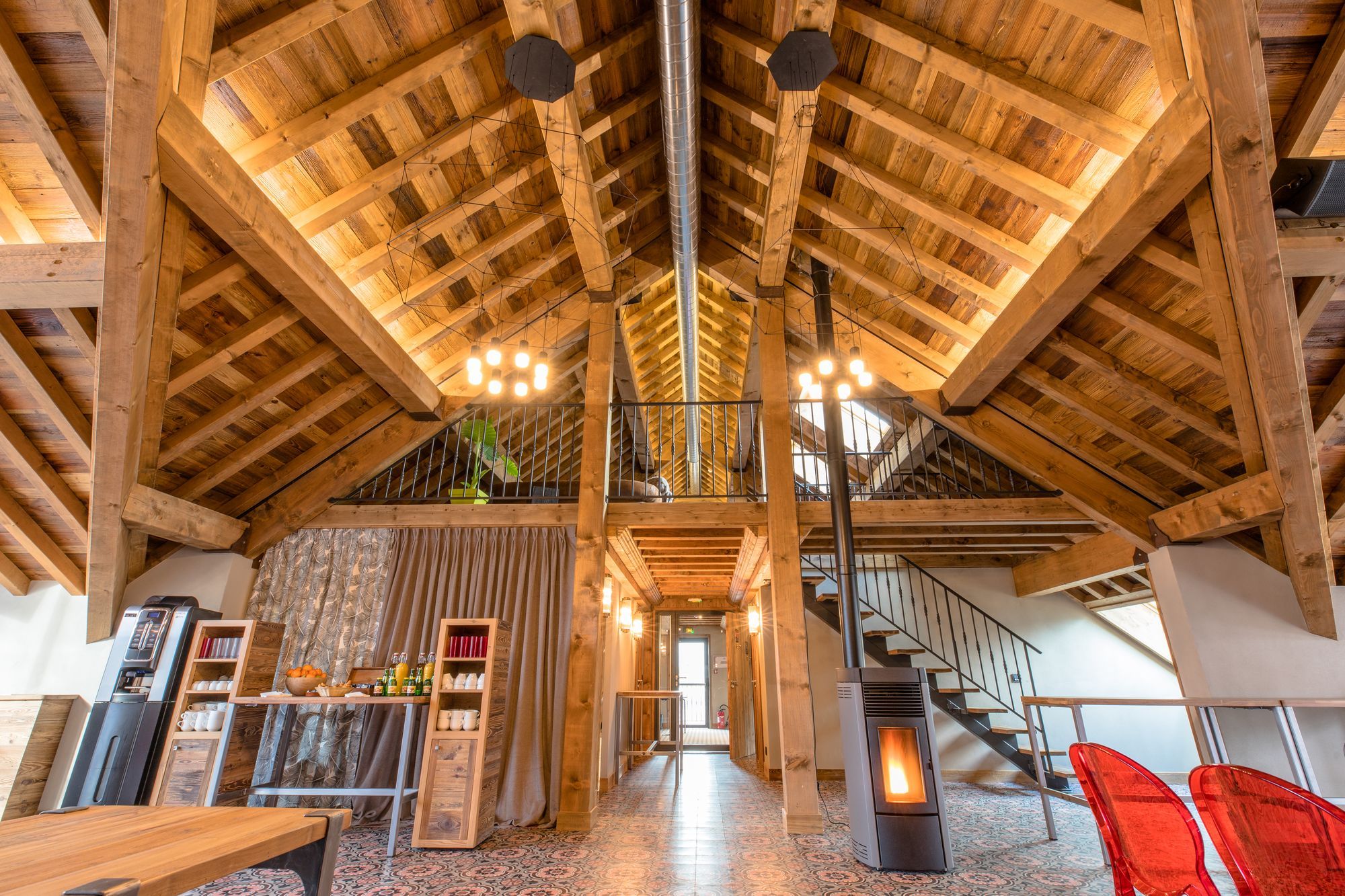Le Grenier: A warm and flexible seminar room
