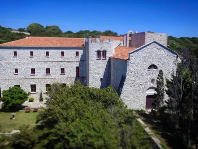 Domaine d'un ancien couvent corse