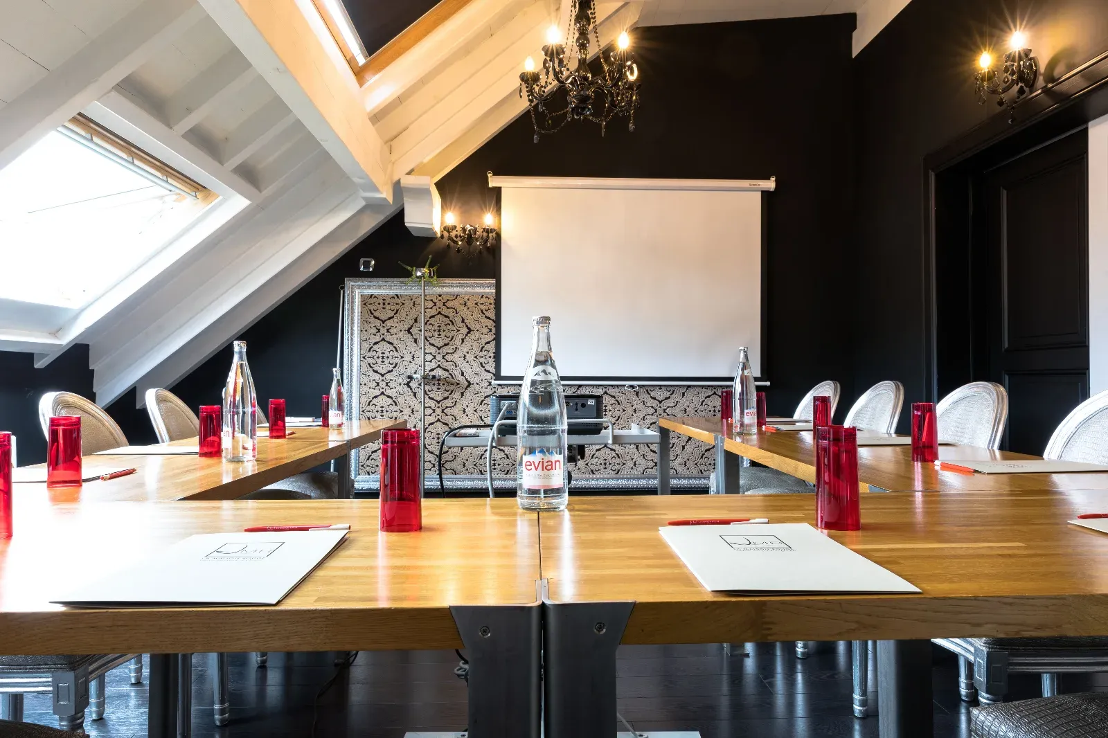 An elegant and intimate meeting room with baroque decor