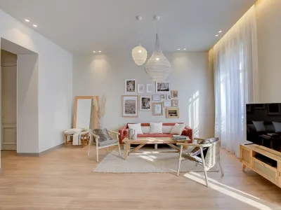 Elegant 4-Bedroom Cannes Apartment Near Palais & Beach