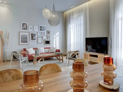 Elegant 4-Bedroom Cannes Apartment Near Palais & Beach