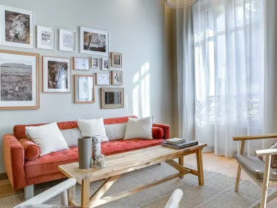 Elegant 4-Bedroom Cannes Apartment Near Palais & Beach