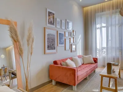 Elegant 4-Bedroom Cannes Apartment Near Palais & Beach