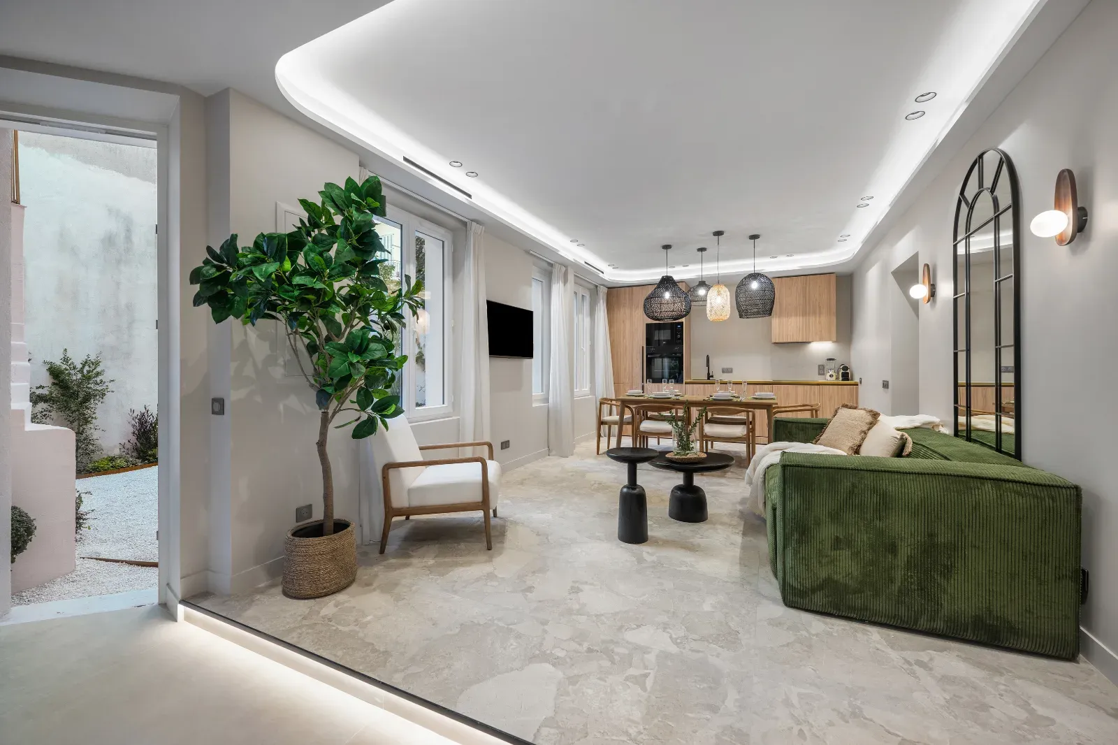 Modern 3-Bedroom Cannes Apartment with Garden Near Palais