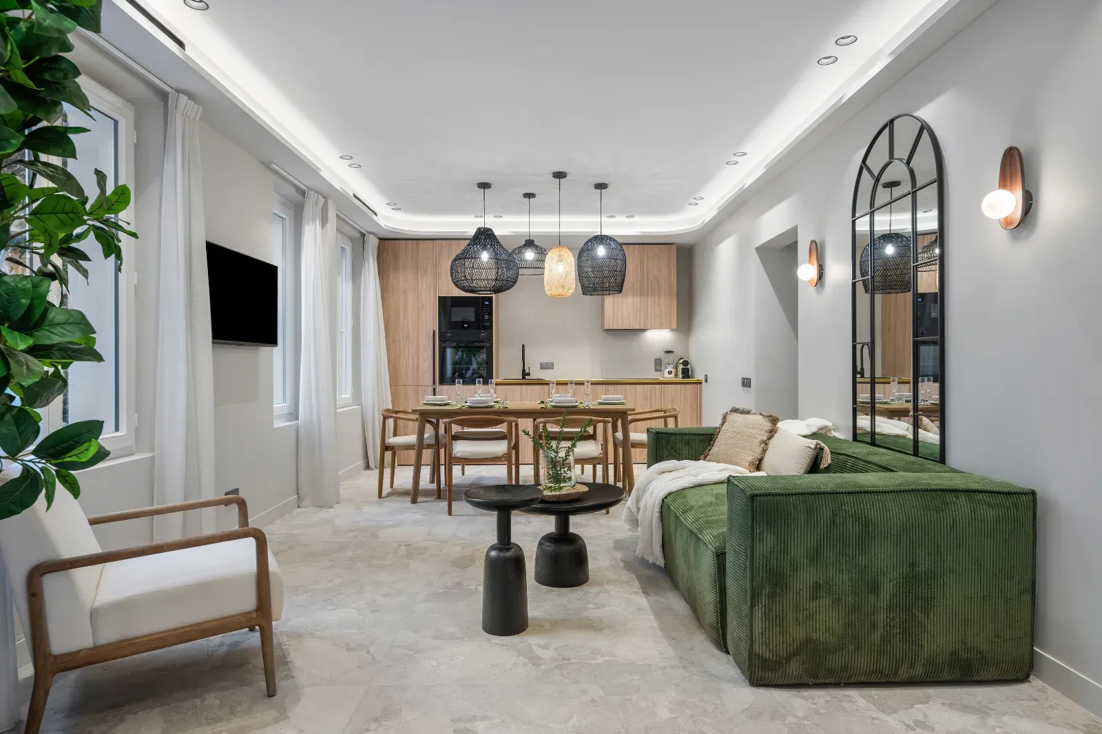 Modern 3-Bedroom Cannes Apartment with Garden Near Palais