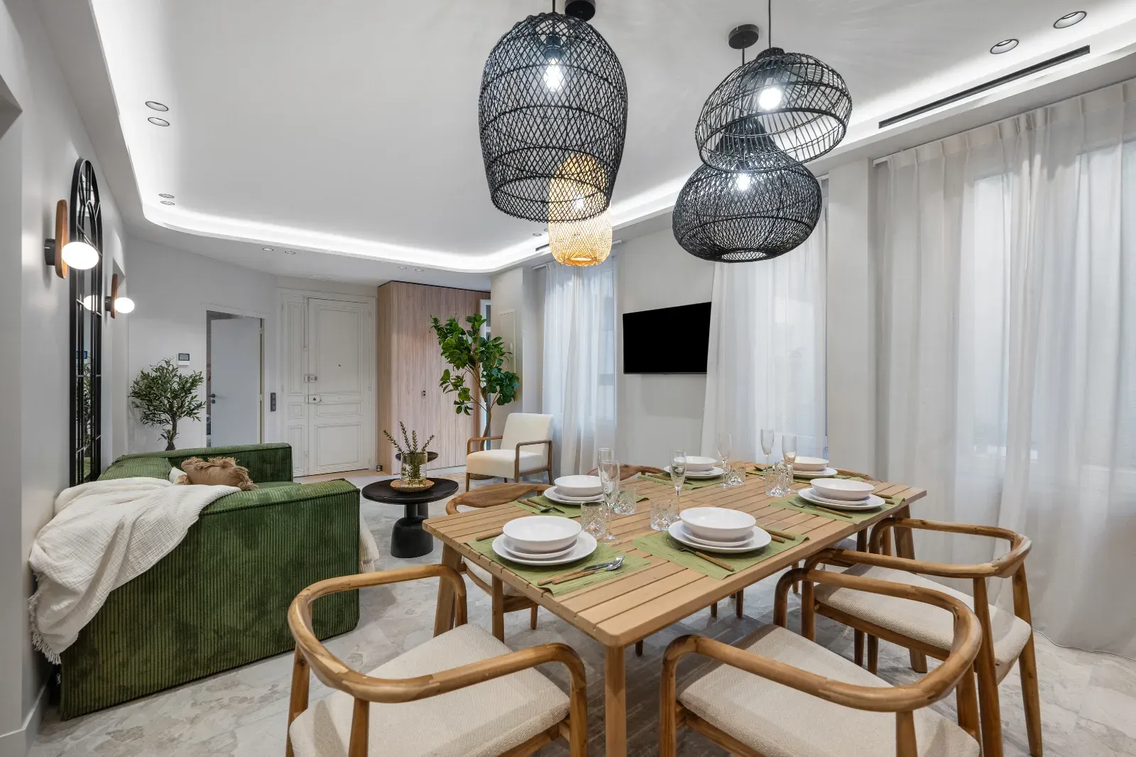 Modern 3-Bedroom Cannes Apartment with Garden Near Palais