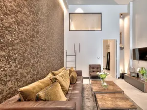Stylish Music-Inspired Cannes Apartment Near Palais