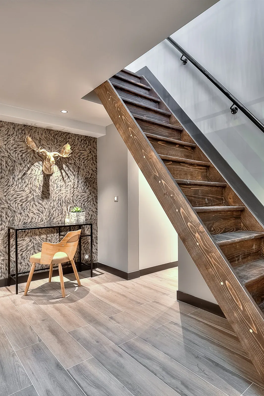 Stylish Music-Inspired Cannes Apartment Near Palais