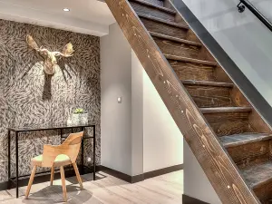 Stylish Music-Inspired Cannes Apartment Near Palais