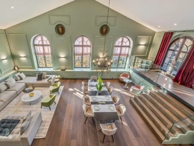 Magnificent 5-star establishment on Ile Barbe