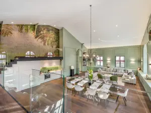 Magnificent 5-star establishment on Ile Barbe