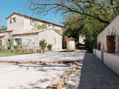 18th Century Coaching Inn: Chic Mediterranean Venue for Events