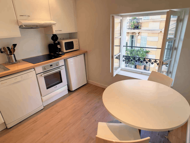 Cozy Central Cannes Studio Just 3 Minutes from Palais