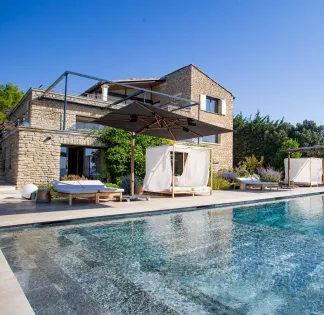 Superb contemporary villa in Gordes